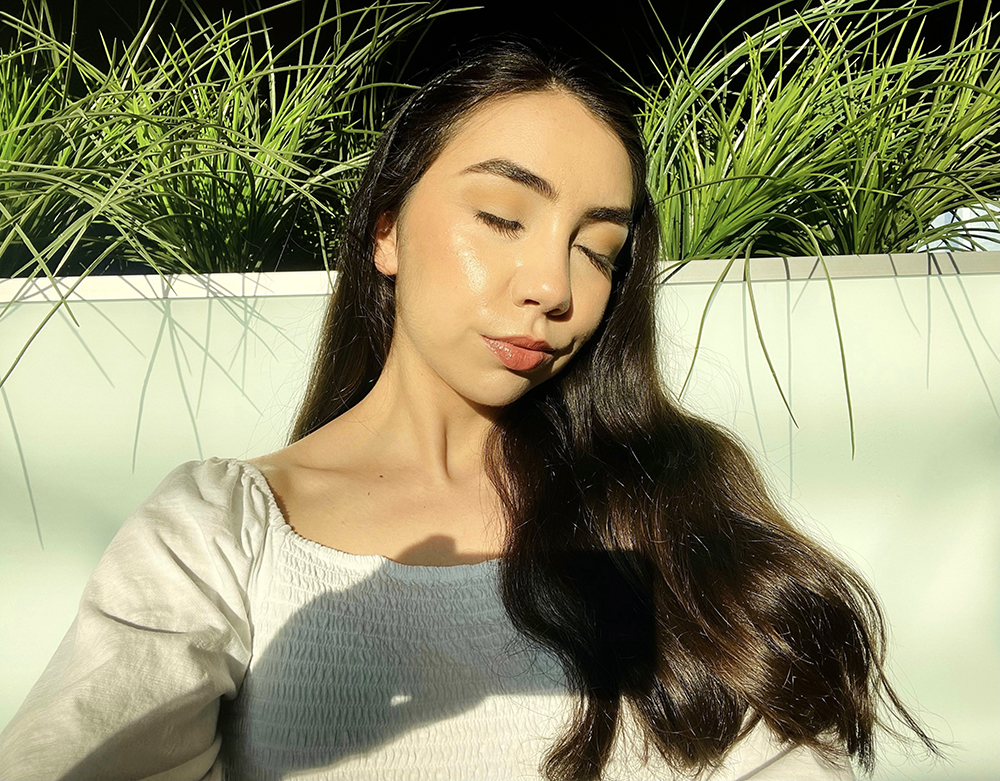 How To Create A 10 Minute Fungal Acne Safe Natural & Glowy Summer Makeup Look Using Blissoma & Alima Pure to refresh your makeup skills after the pandemic and look radiantly nourished