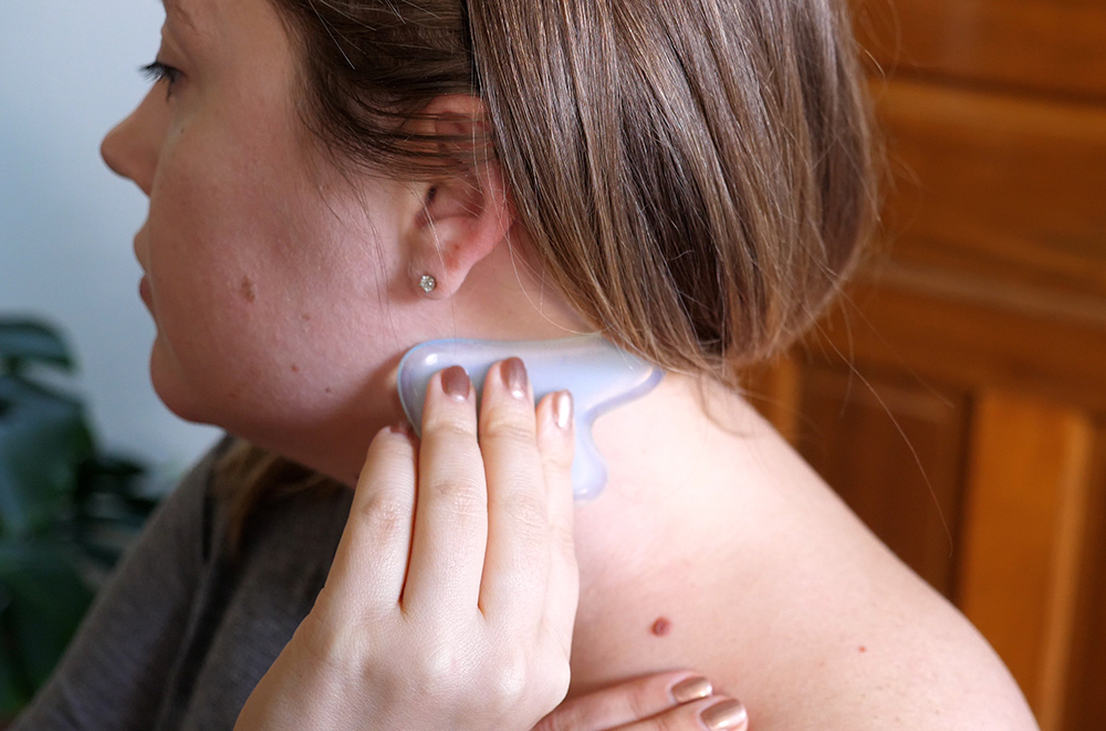 Always start by doing Gua Sha on the neck to help provide benefits like lymphatic drainage to slim the face and reduce acne breakouts and skin irritation.