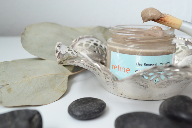 Refining mask for a natural beauty ritual
