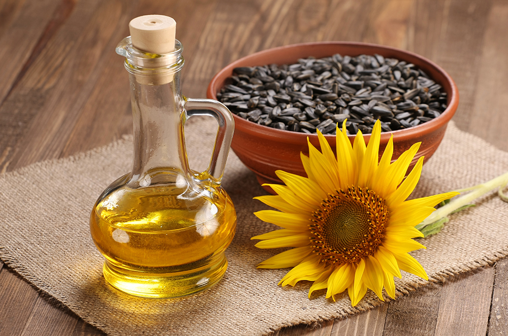 Is Sunflower Oil Good For Your Skin? Using Sunflower Oil on your Face and Skin